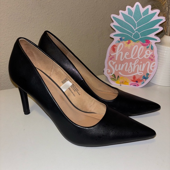 A New Day Black Heels - Picture 1 of 3